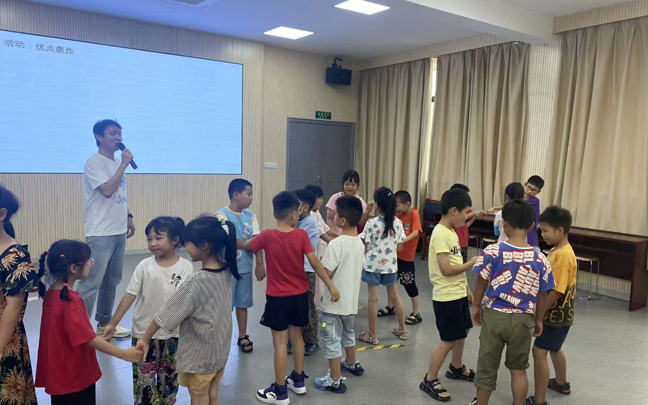 卢龙龙观乡中心学校