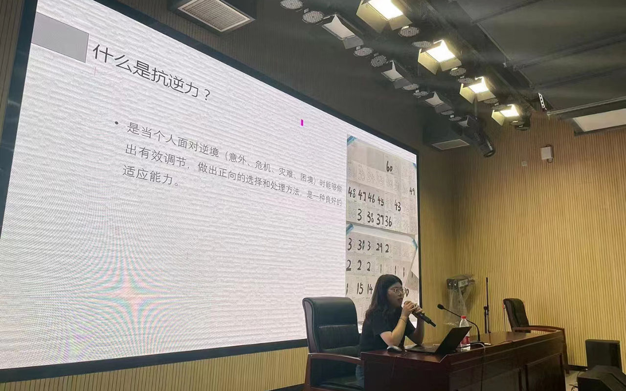 卢龙董玉娣中学